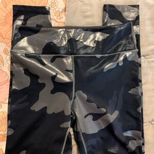 Noli shimmer Camouflage Leggings sz lg euc B54
